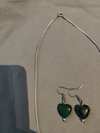 Collar y pendientes corazón malaquita