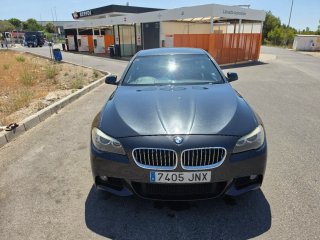 BMW 520d volante a la derecha