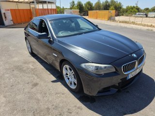 BMW 520d volante a la derecha