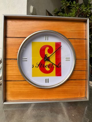 Reloj J&B