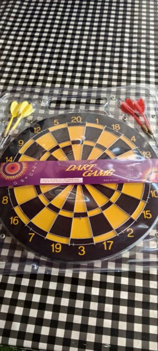 Juego de dardos con 4 dardos