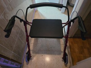Andador/Caminador Plegable con Asiento