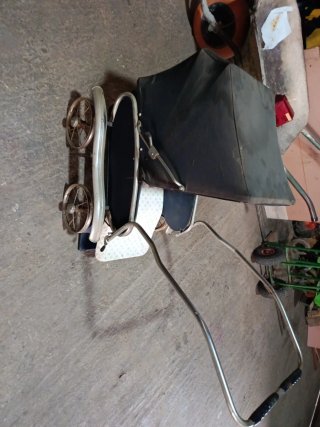 Carrito de bebé Arrué antiguo