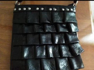 Borsetta nera piccola con borchie