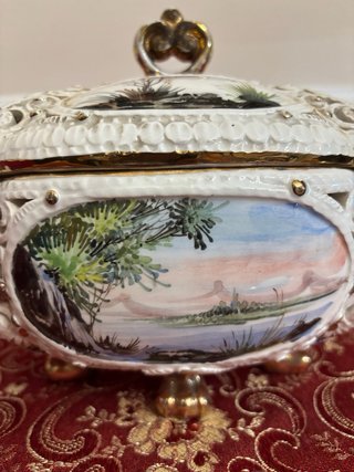 Antico centrotavola porcellana decorato