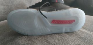 Zapatillas Nike Jordan Negras y Rojas