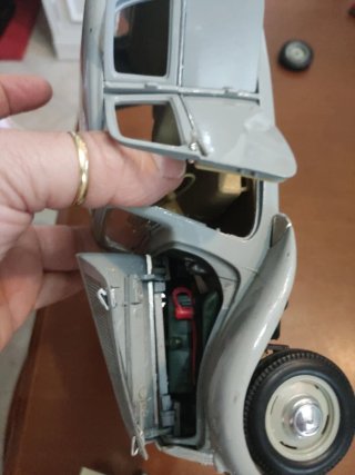 Citroen 15cv 6 Cyl scale 1/18. Maisto.