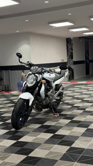 Suzuki Gladius 650 A/A2