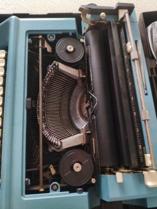 Máquina de escribir Olivetti Studio 46