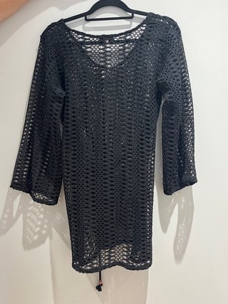 Vestido negro de red con cinturón ETAM