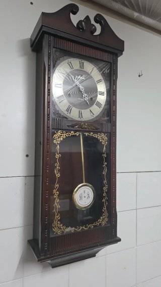 Reloj de pared antiguo Alaska