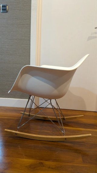 Silla Mecedora Eames Blanca