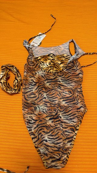 Costume intero stampa animalier completo di fascia