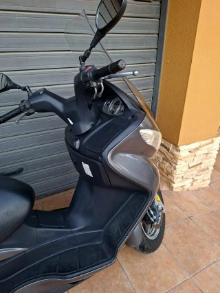 Suzuki Burgman 200
