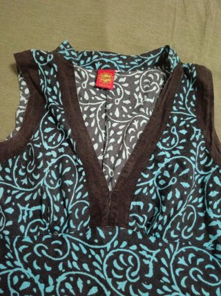 Blusa  sin mangas con estampado floral