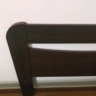 Cama de 90 y Mesita de noche 2 cajones y somier