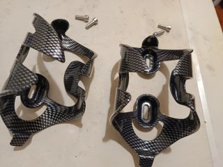 Portabidones sin estrenar imitacion carbono bici
