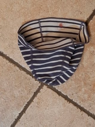 Cappellino Petit Bateau righe bianche e blu