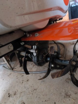 Motocultor Stihl, nuevo, solo tiene 2 usos.