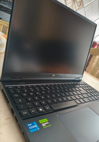 Acer Predator Helios 16 i7 RTX4060 + Cooling pad