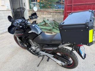 Honda Transalp 650 XLV Negra