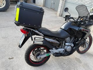 Honda Transalp 650 XLV Negra