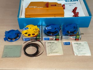 Cinexin Proyector Cine 8 m/m Ref 0800 +4 Peliculas