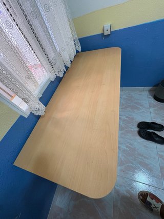 Mesa de estudio y silla madera