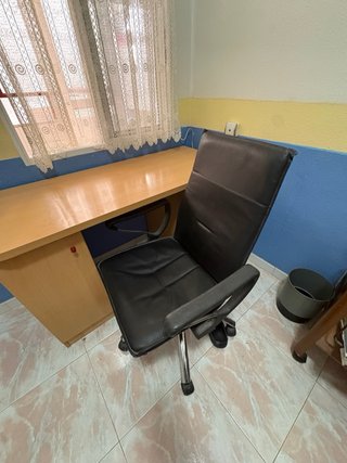 Mesa de estudio y silla madera