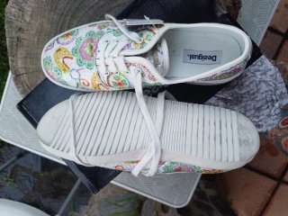Bambas Desigual estampadas multicolor,sin estrenar