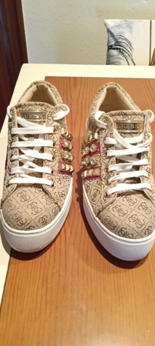 Deportivas Guess Beige y Rosa con Pedrería