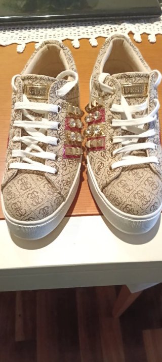 Deportivas Guess Beige y Rosa con Pedrería