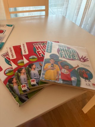 Lote de libros 1. Y 2. primaria edelvives maristas
