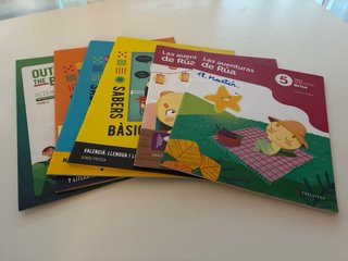 Lote de libros 1. Y 2. primaria edelvives maristas