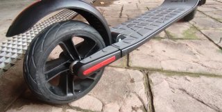 Patinete Eléctrico SEAT eXS Kickscooter by SEGWAY.