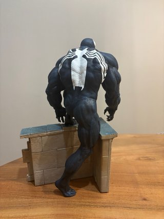 Figura Venom 1/6 McFarlane Toys