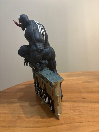 Figura Venom 1/6 McFarlane Toys