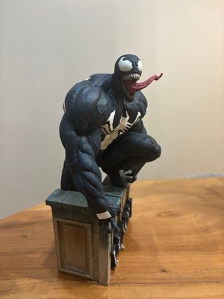 Figura Venom 1/6 McFarlane Toys