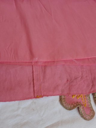 Mira que falda tan bonita,y camiseta tengo para Ti