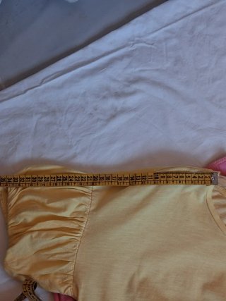 Mira que falda tan bonita,y camiseta tengo para Ti