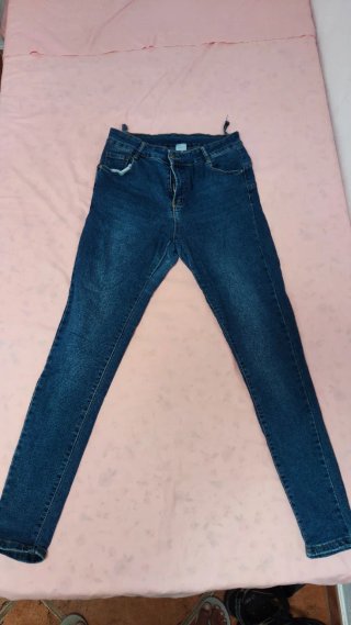 Lote 4 Pantalones Vaqueros Mujer y uno de hombre