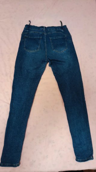 Lote 4 Pantalones Vaqueros Mujer y uno de hombre
