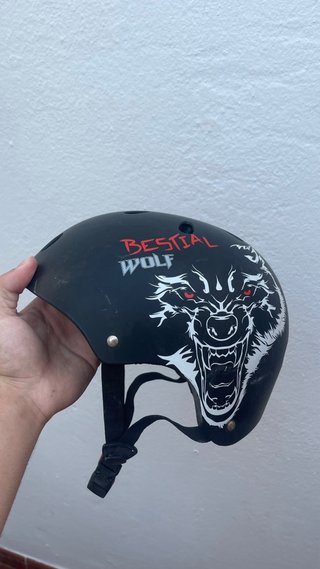 Patinete Bestial Wolf y Casco Negro