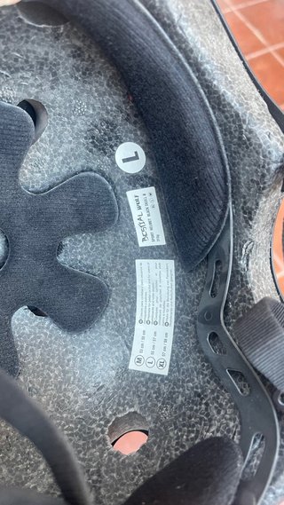 Patinete Bestial Wolf y Casco Negro