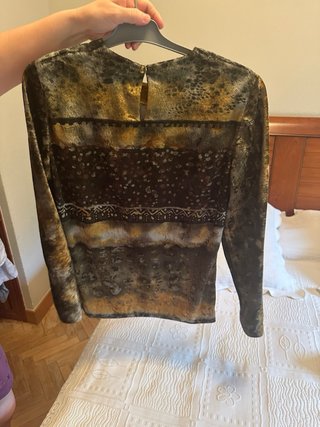 Camiseta de vestir mujer con fular a juego