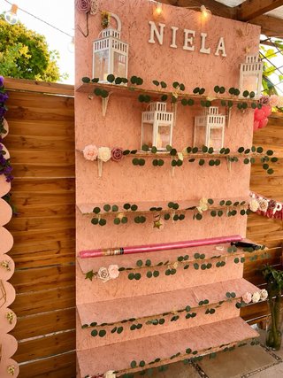 Estantería decorativa para eventos
