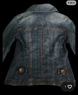 Chaqueta vaquera doble botonadura.