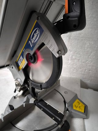 Sierra Ingletadora Virutex TM33W laser Profesional