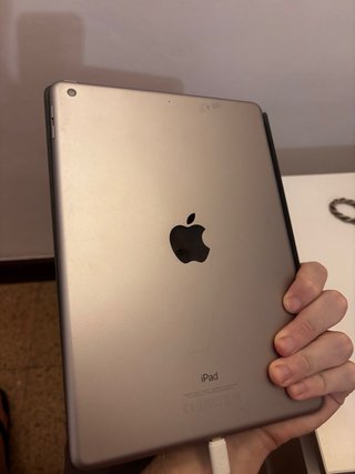 Apple iPad 9,7” 5ª gen 32GB Wi-Fi Plata