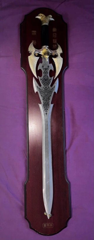 Espada decorativa sin filo